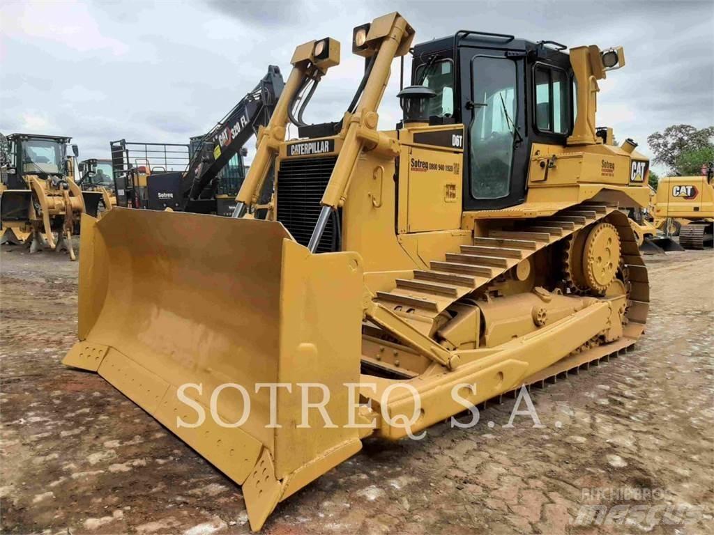 CAT D6T Buldozer sobre oruga