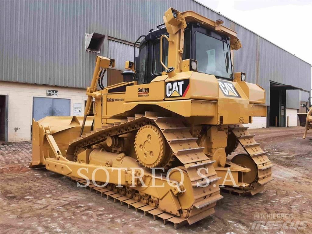 CAT D6T Buldozer sobre oruga