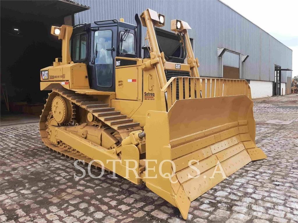 CAT D6T Buldozer sobre oruga