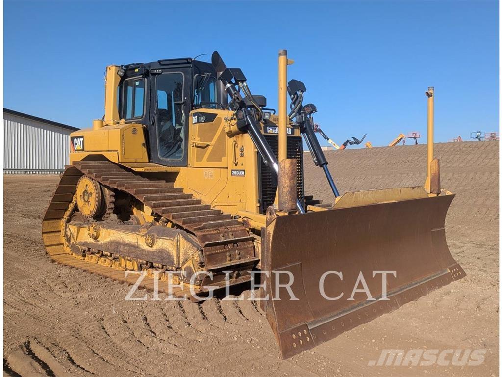 CAT D6T Buldozer sobre oruga