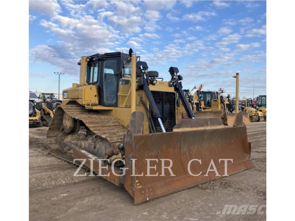 CAT D6T Buldozer sobre oruga