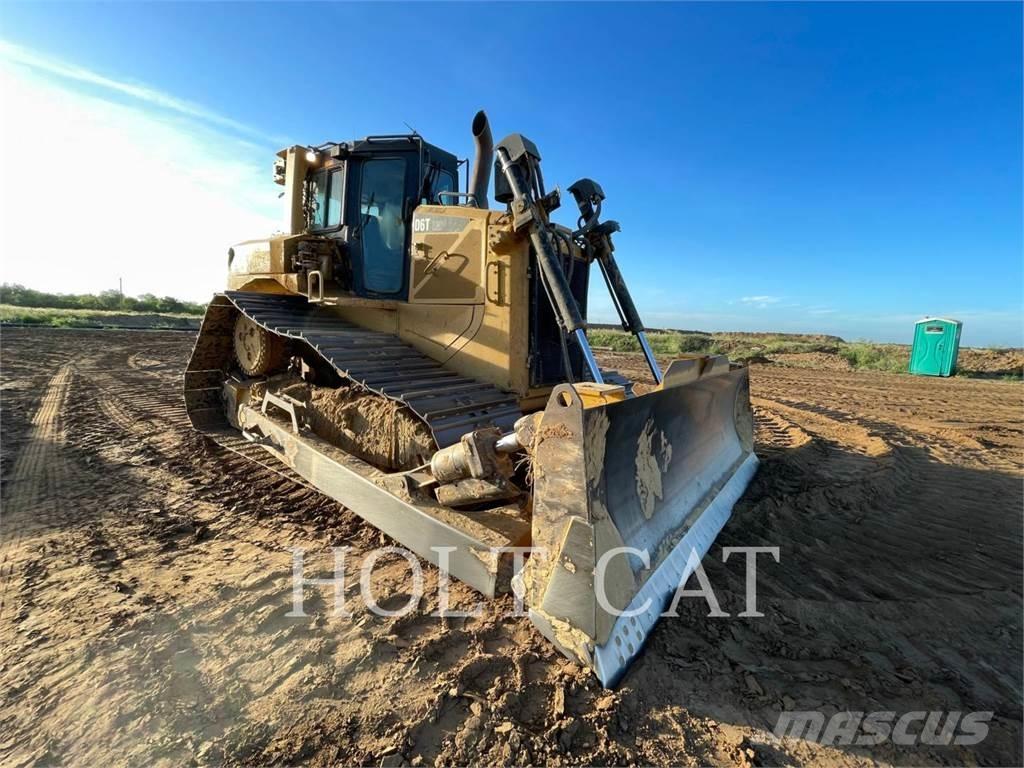 CAT D6T Buldozer sobre oruga