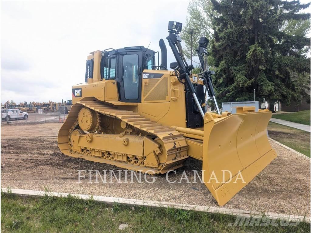 CAT D6T Buldozer sobre oruga