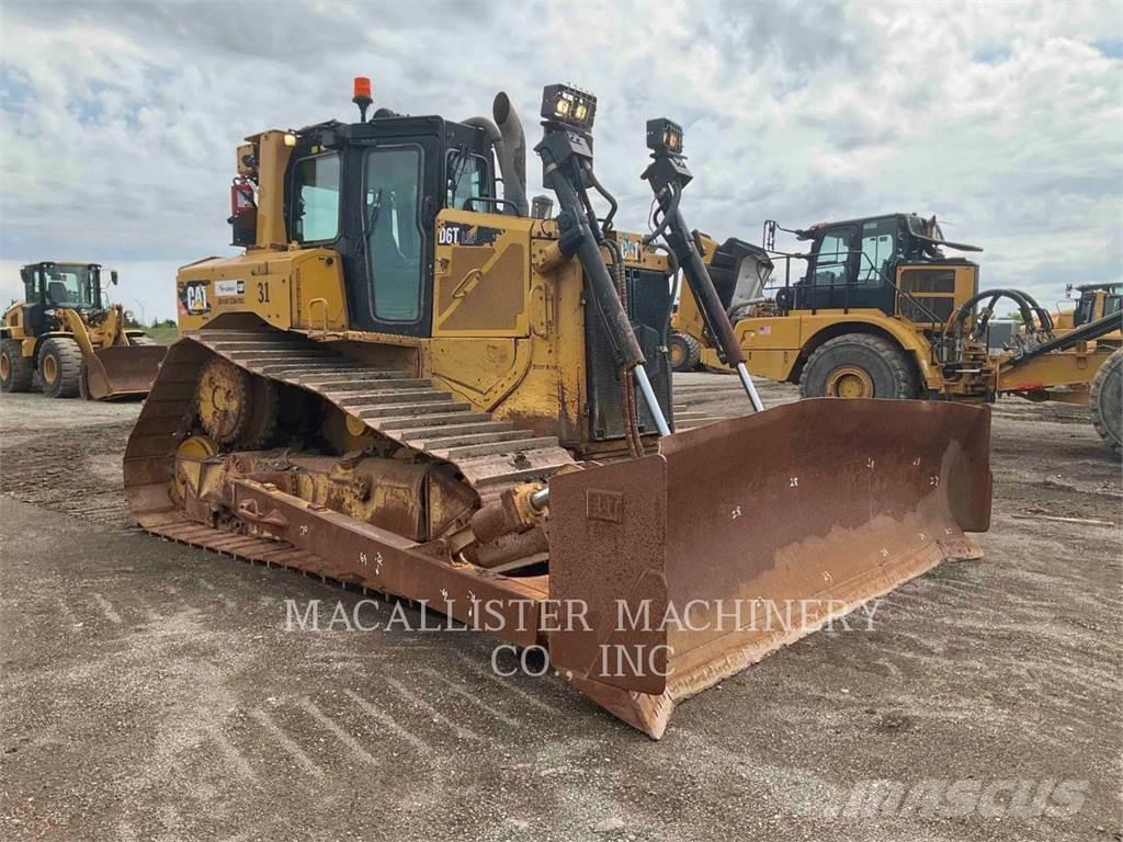 CAT D6T Buldozer sobre oruga