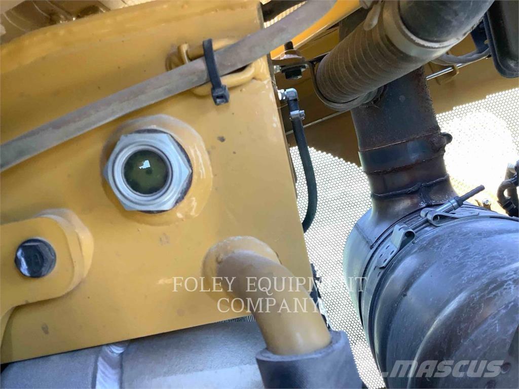 CAT D6T Buldozer sobre oruga