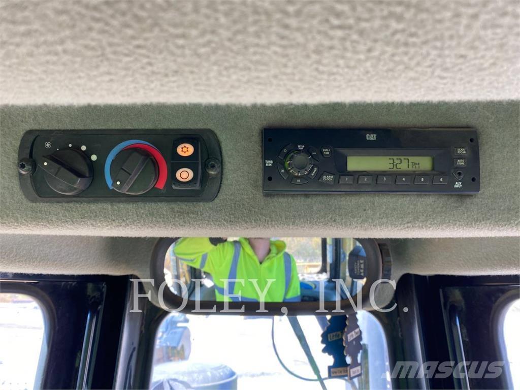 CAT D6T Buldozer sobre oruga