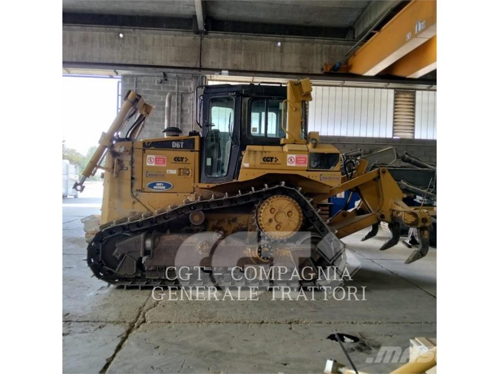 CAT D6T Buldozer sobre oruga
