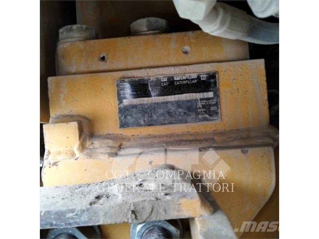 CAT D6T Buldozer sobre oruga