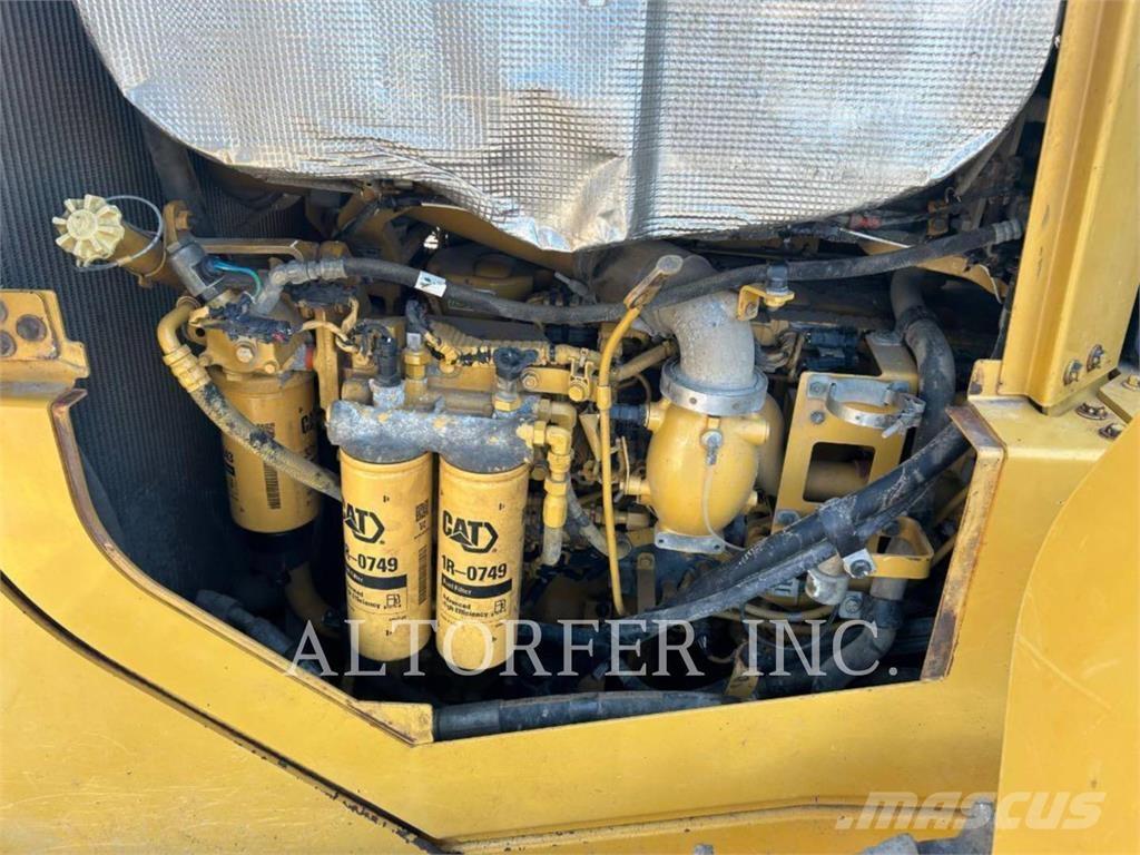 CAT D6T LGP Buldozer sobre oruga