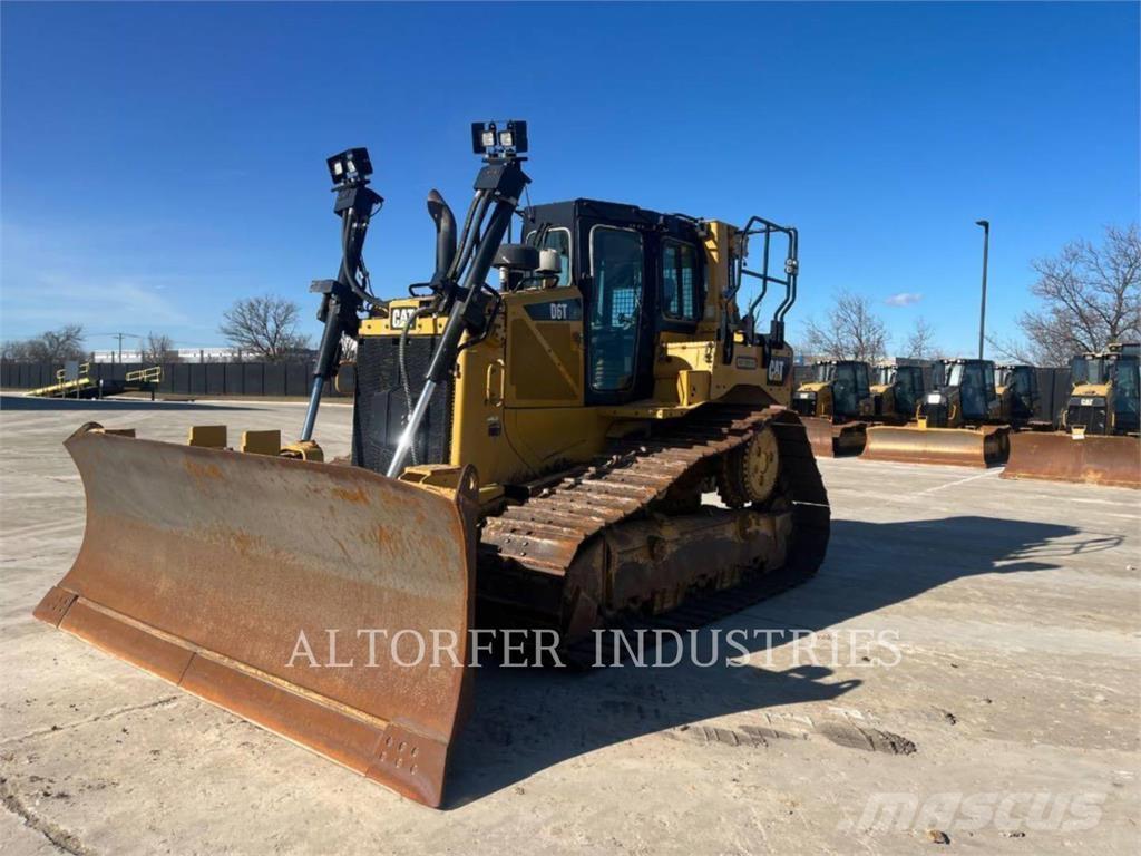 CAT D6T LGPPAT Buldozer sobre oruga