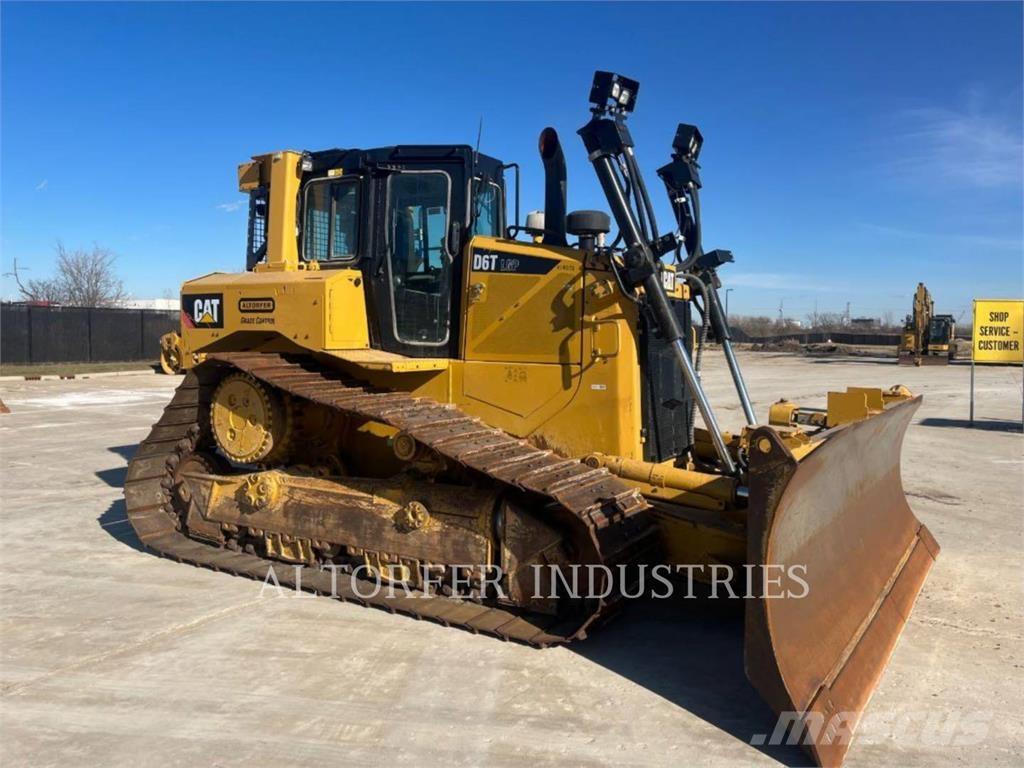 CAT D6T LGPPAT Buldozer sobre oruga