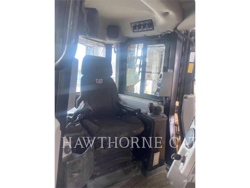 CAT D6T SL Buldozer sobre oruga