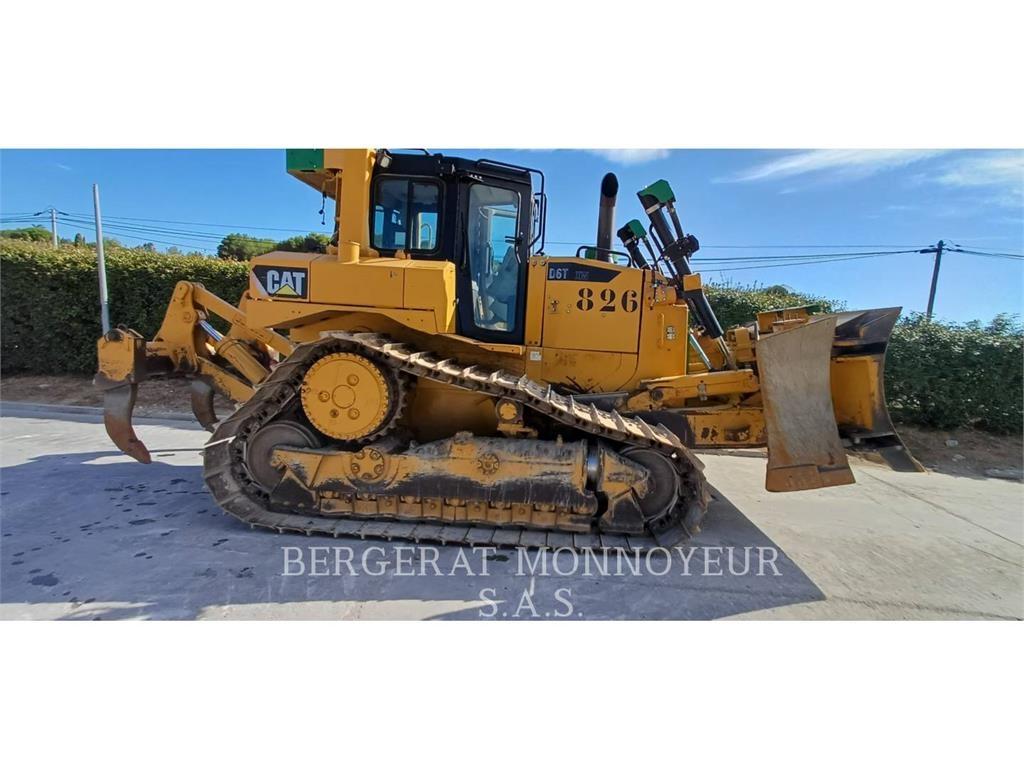 CAT D6T3B XW Buldozer sobre oruga