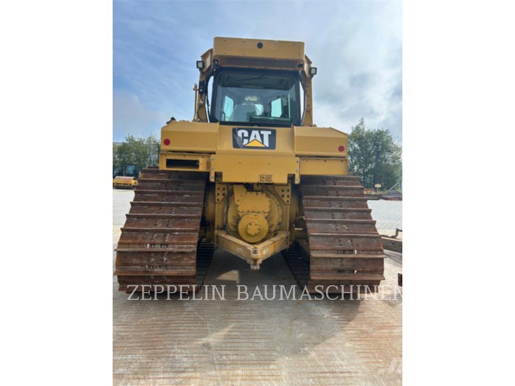 CAT D6TM Buldozer sobre oruga