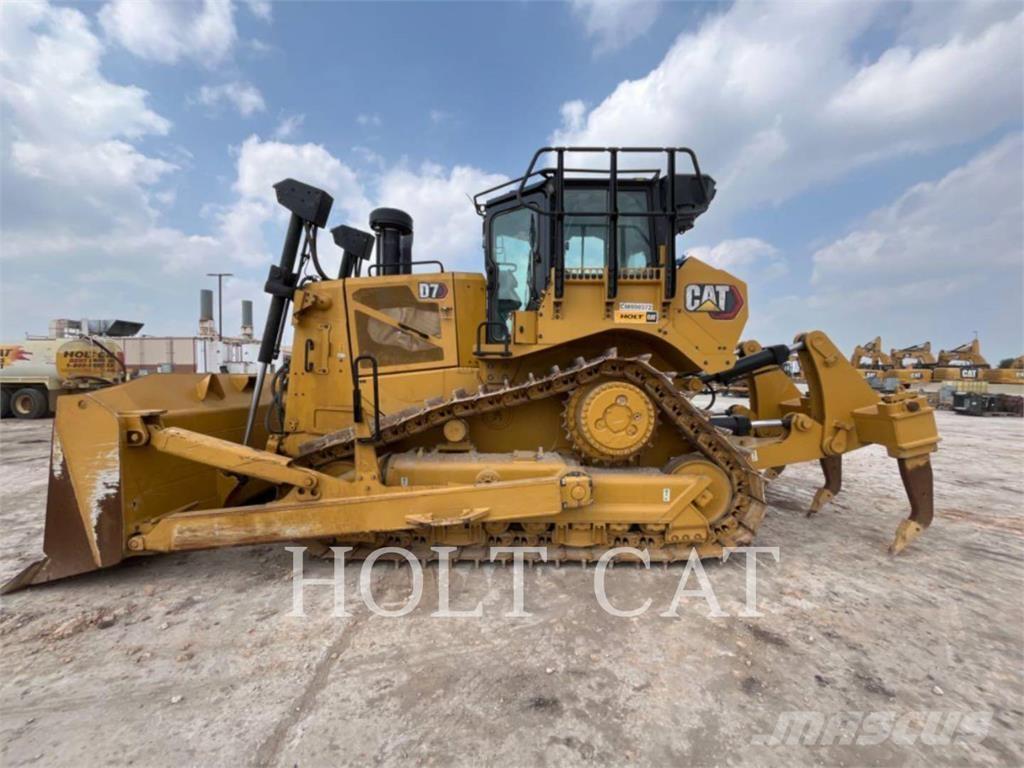 CAT D7 Buldozer sobre oruga