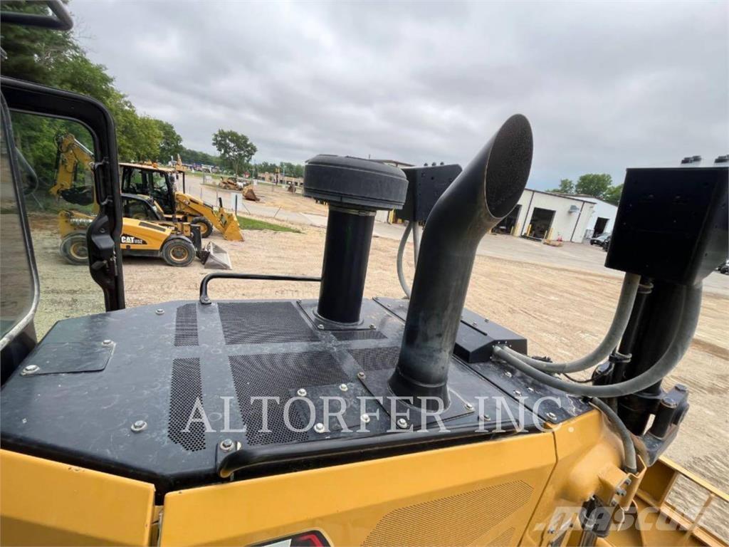 CAT D7-17 Buldozer sobre oruga