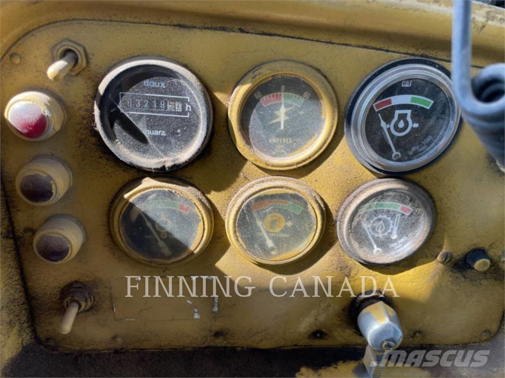 CAT D7G Buldozer sobre oruga