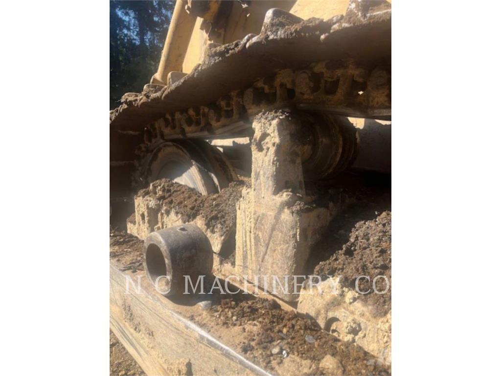 CAT D7G Buldozer sobre oruga