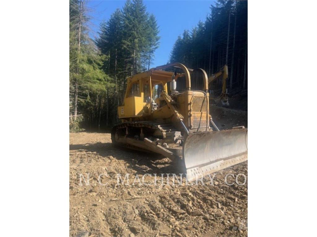 CAT D7G Buldozer sobre oruga