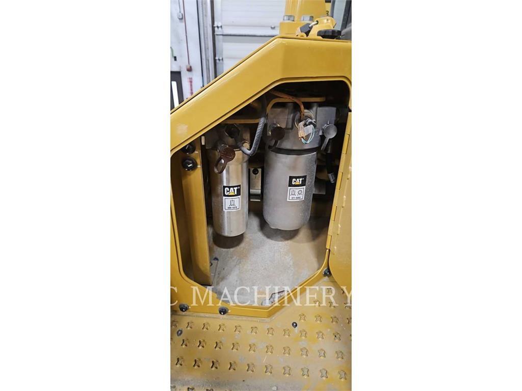 CAT D8 Buldozer sobre oruga