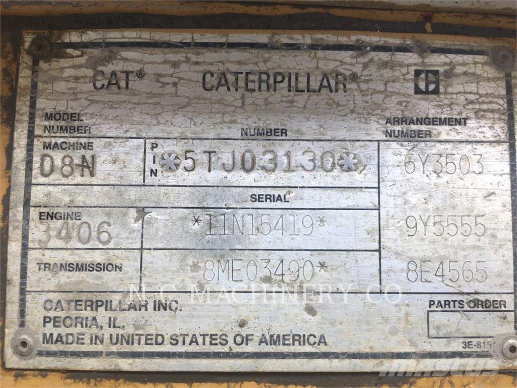 CAT D8N Buldozer sobre oruga