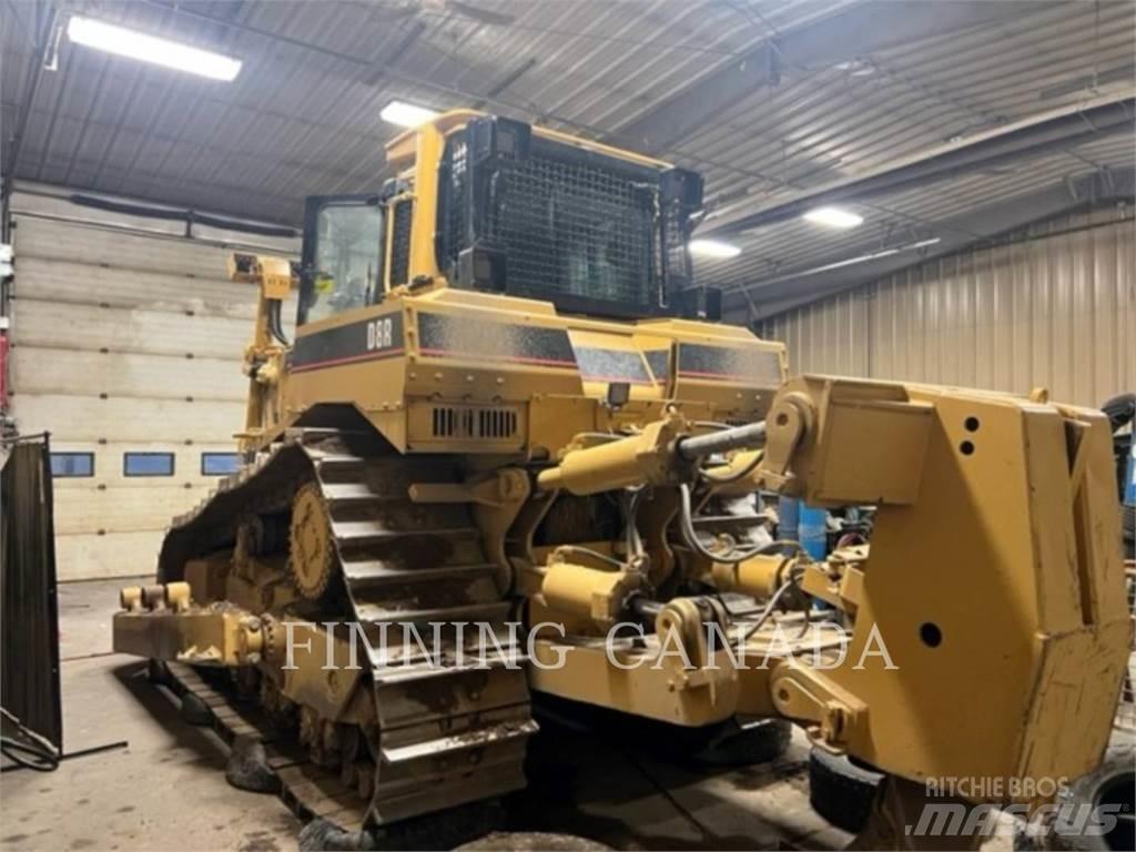 CAT D8R Buldozer sobre oruga