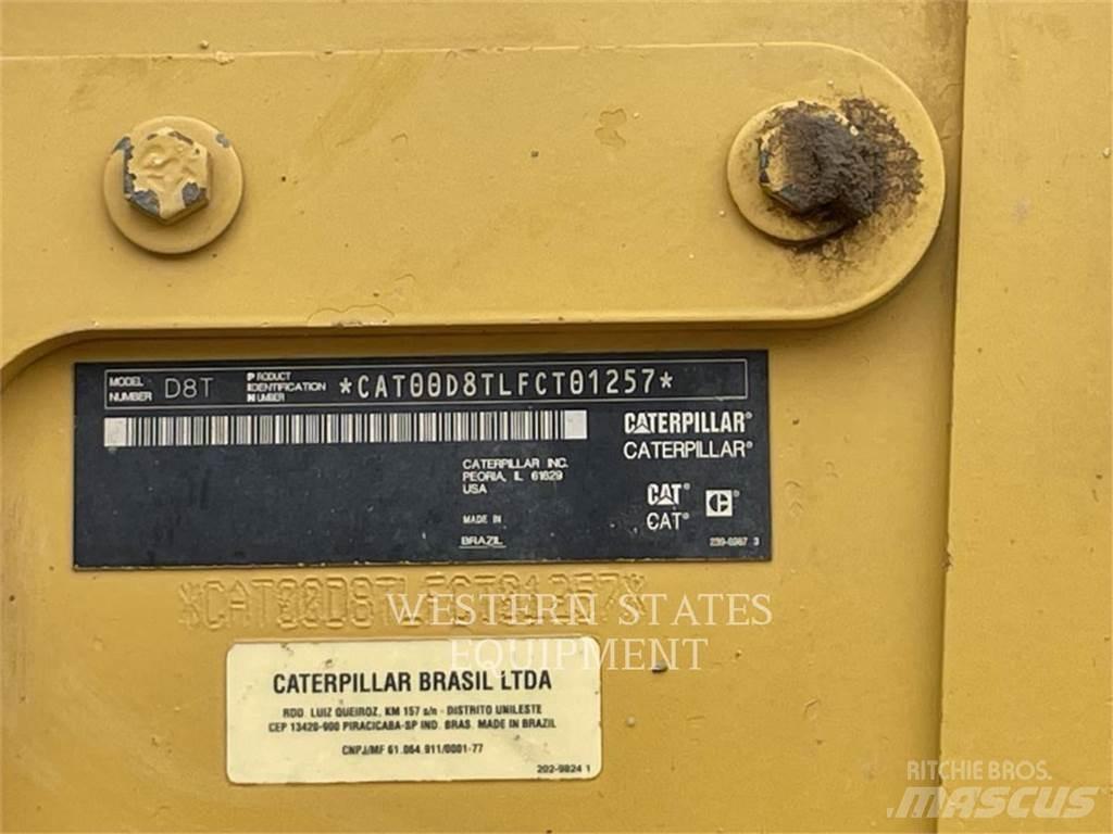 CAT D8T Buldozer sobre oruga