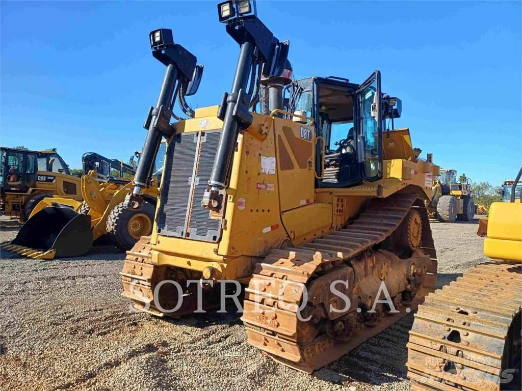 CAT D8T Buldozer sobre oruga