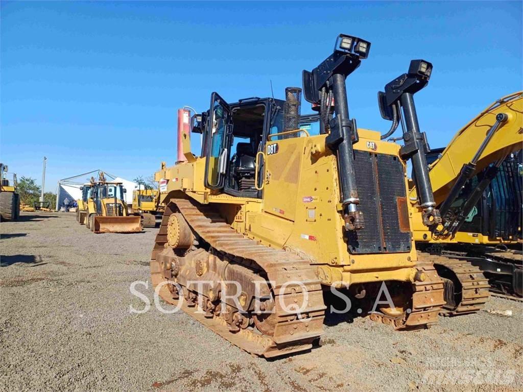 CAT D8T Buldozer sobre oruga