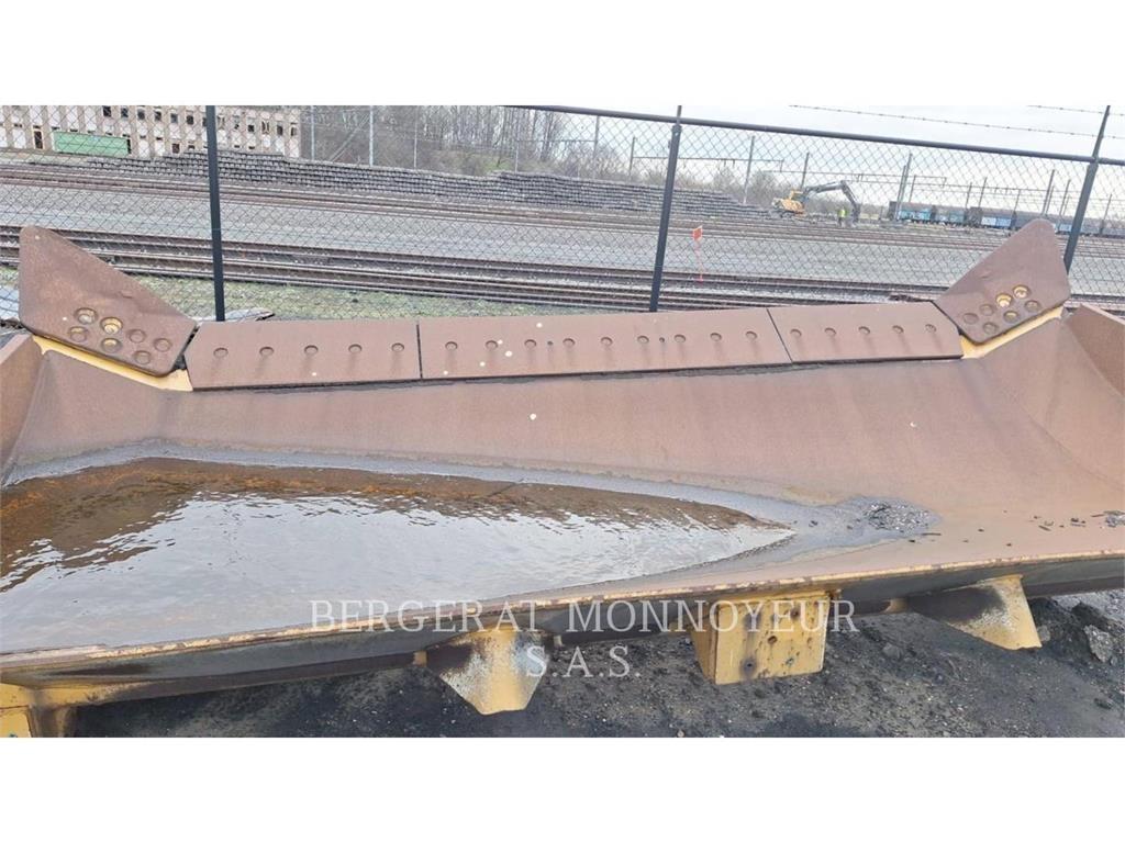 CAT D8T Buldozer sobre oruga