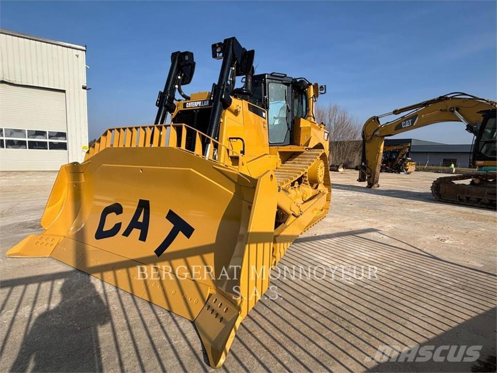 CAT D8T Buldozer sobre oruga