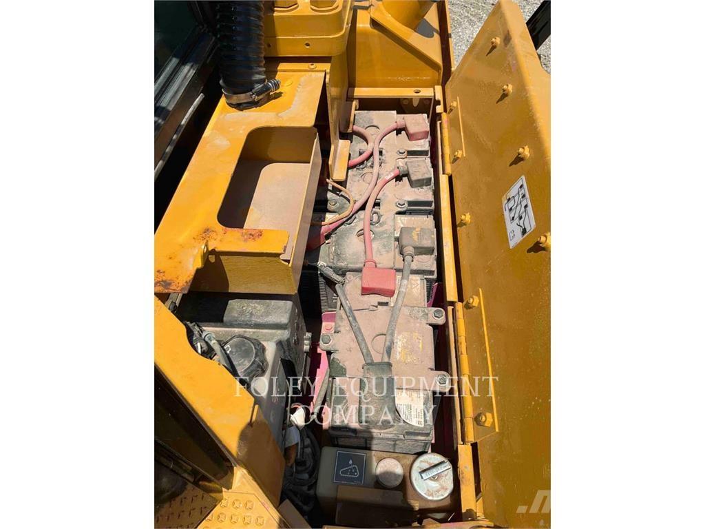 CAT D8T Buldozer sobre oruga