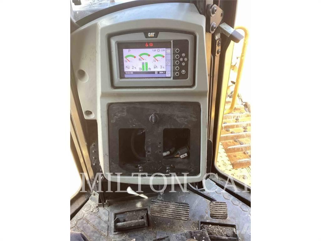 CAT D8T Buldozer sobre oruga