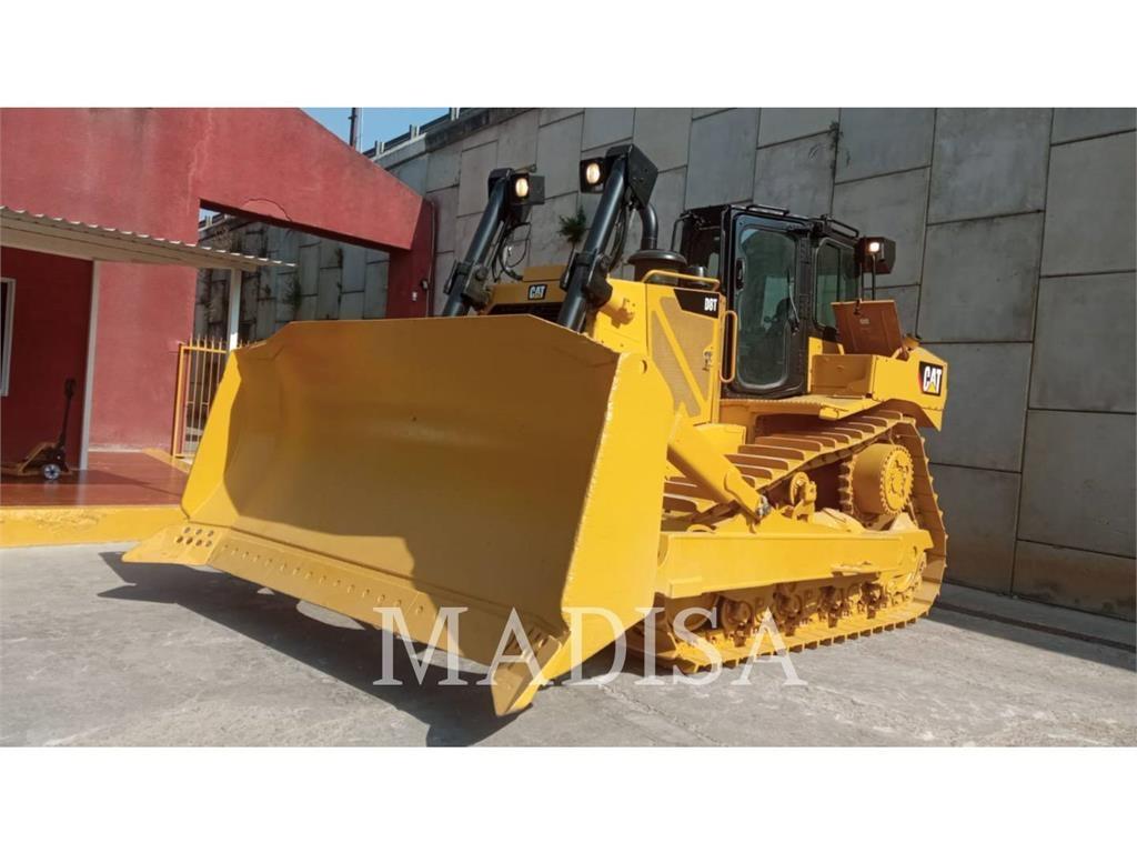 CAT D8T Buldozer sobre oruga