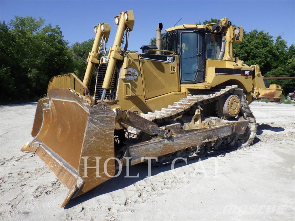 CAT D8T Buldozer sobre oruga