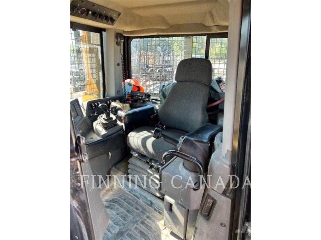 CAT D8T Buldozer sobre oruga