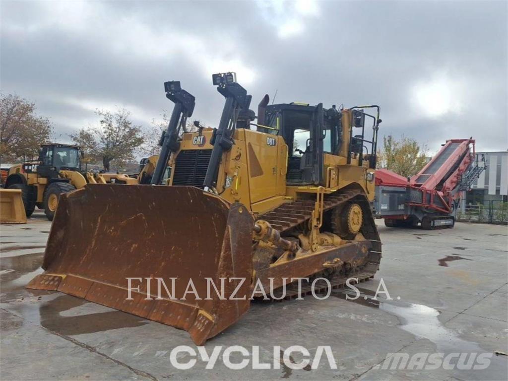 CAT D8T Buldozer sobre oruga