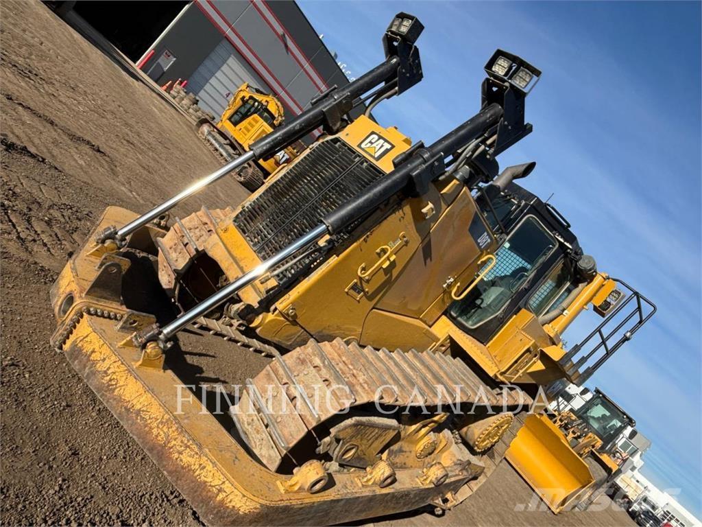 CAT D8T Buldozer sobre oruga