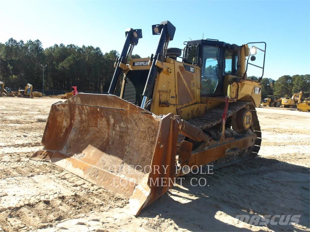 CAT D8T Buldozer sobre oruga