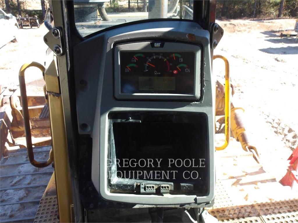 CAT D8T Buldozer sobre oruga