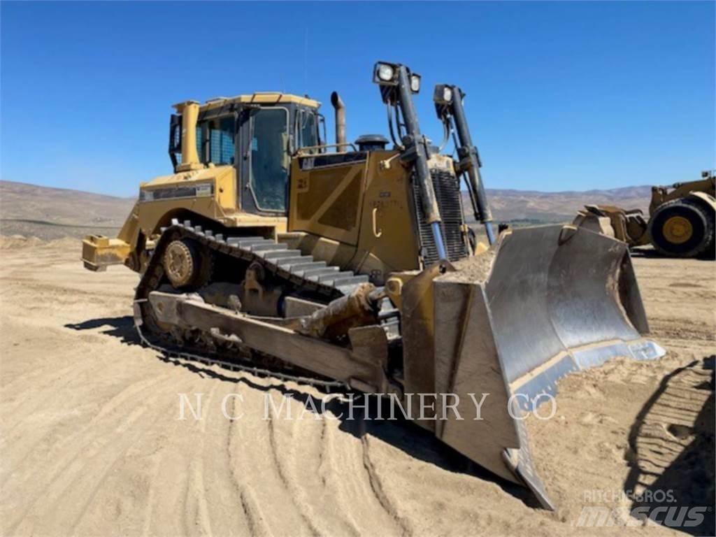 CAT D8T Buldozer sobre oruga