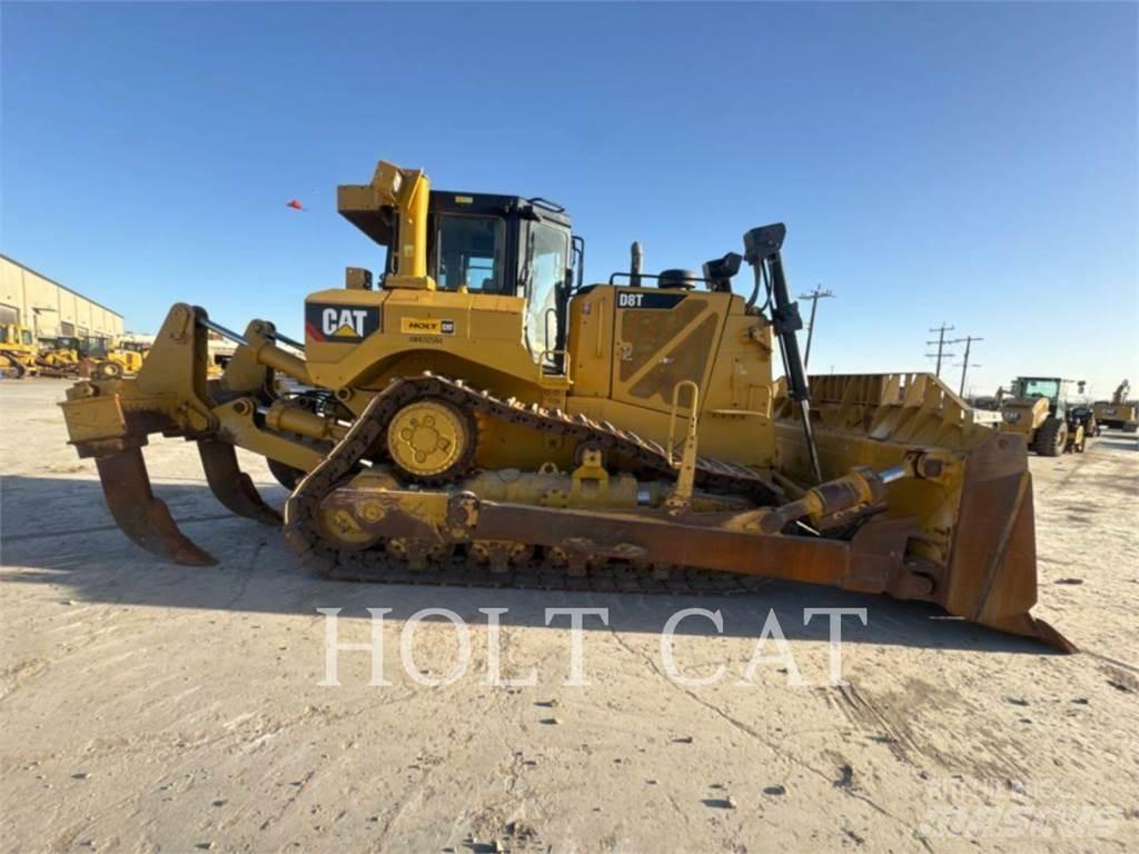 CAT D8T Buldozer sobre oruga