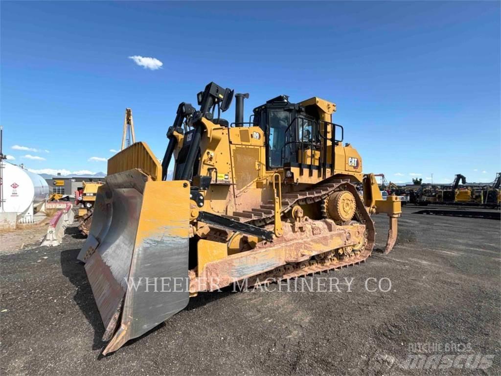 CAT D9 Buldozer sobre oruga