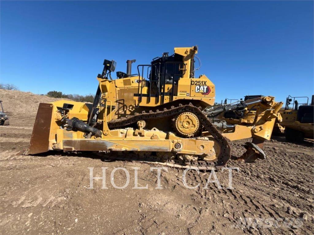 CAT D9 Buldozer sobre oruga