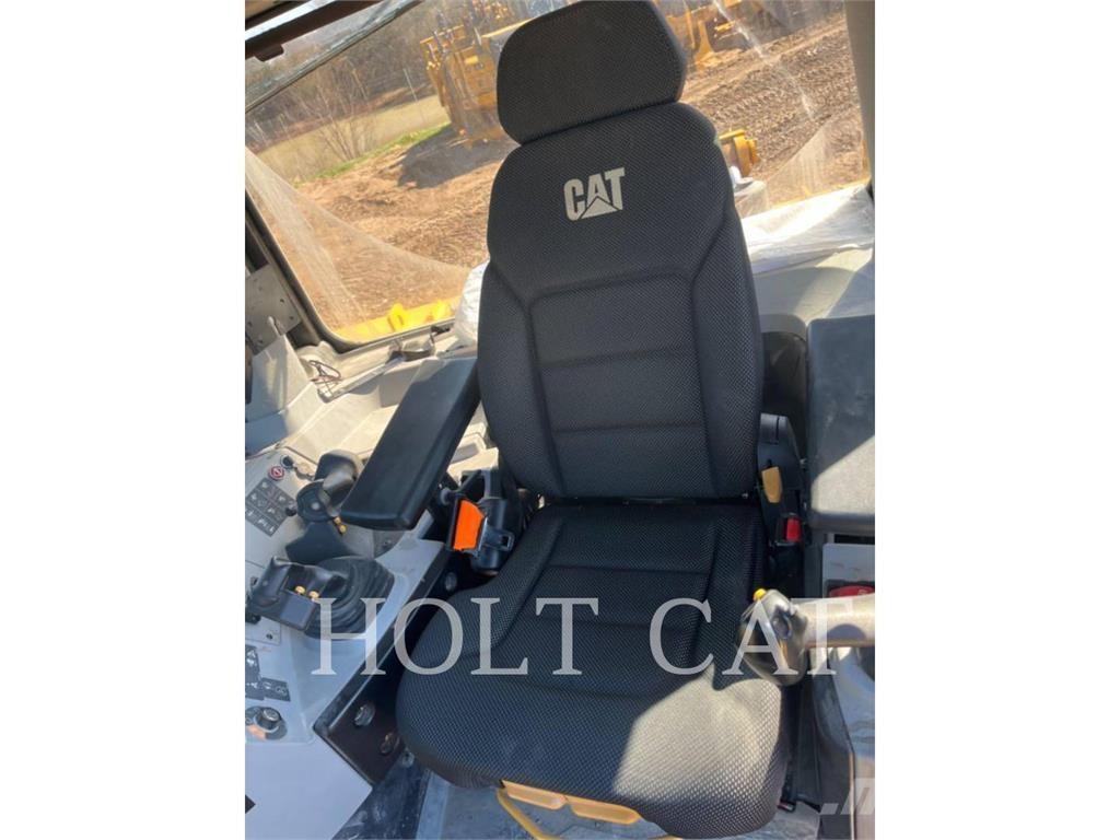 CAT D9 Buldozer sobre oruga