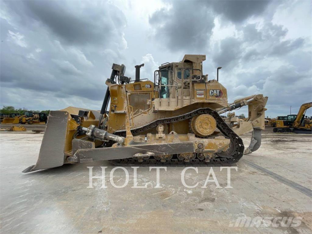 CAT D9 Buldozer sobre oruga