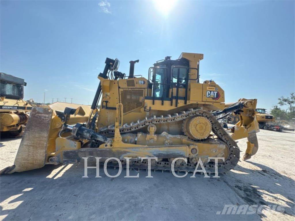 CAT D9 Buldozer sobre oruga