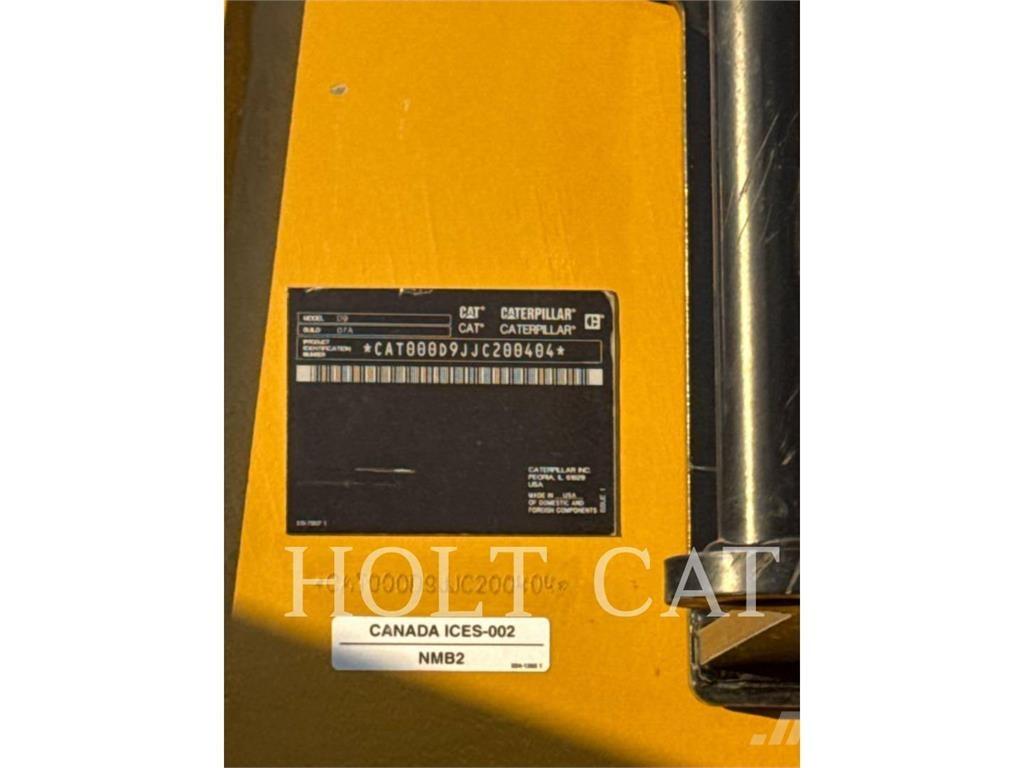 CAT D9 Buldozer sobre oruga