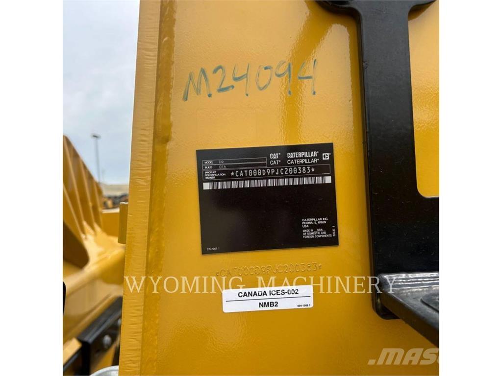 CAT D9 Buldozer sobre oruga