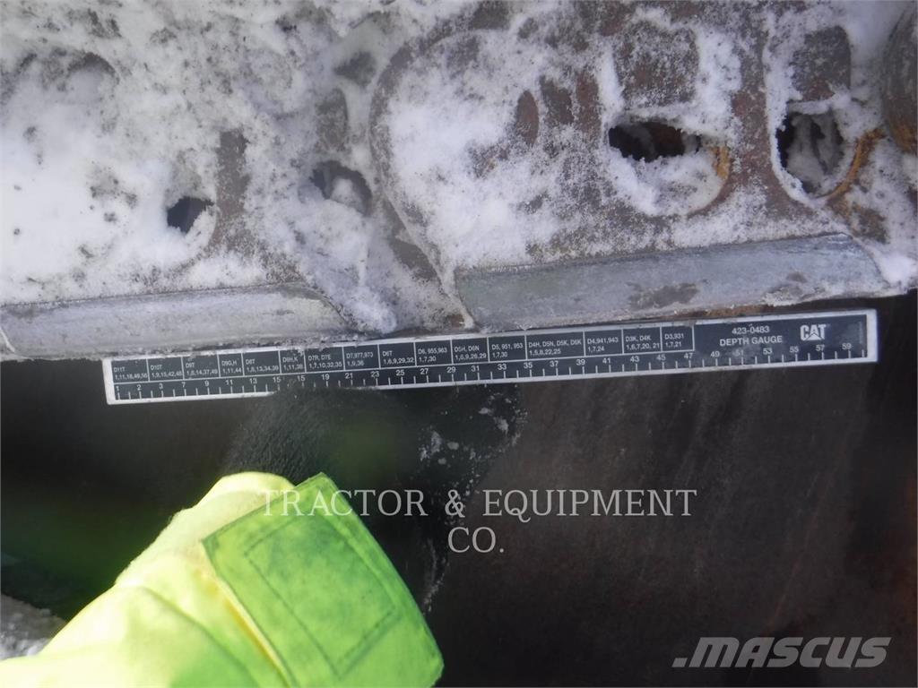 CAT D9 Buldozer sobre oruga